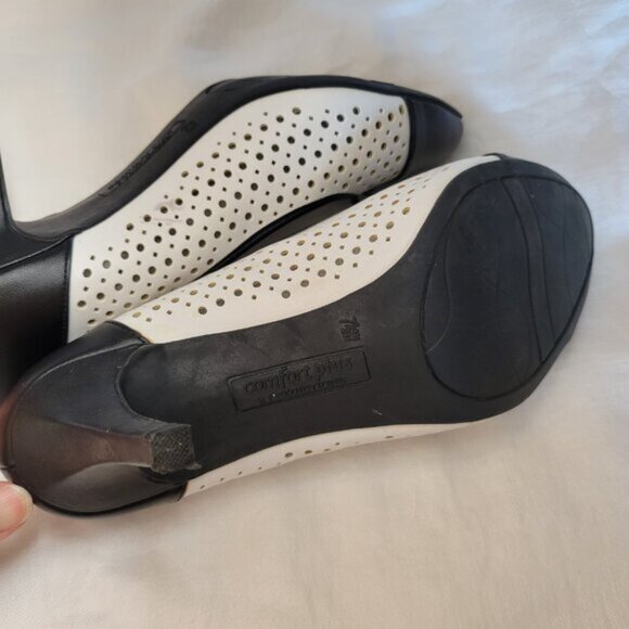 Women's Shoes Comfort Plus Predictions heels black white w/bow sz 7 1/2 Wide - Picture 10 of 10